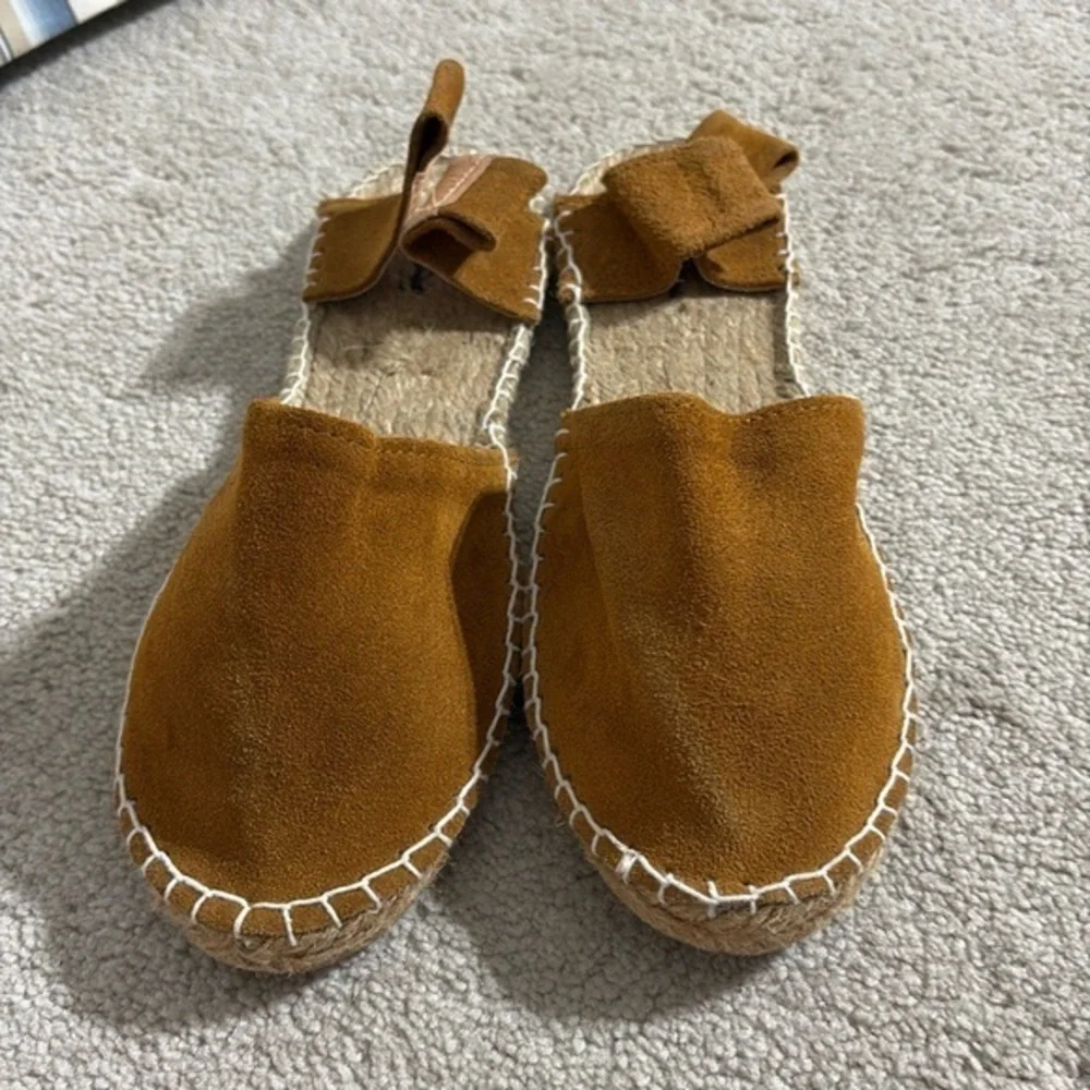 🍯 Oas tan suede espadrilles